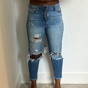 High waisted Distressed Boyfriend Jeans 👖